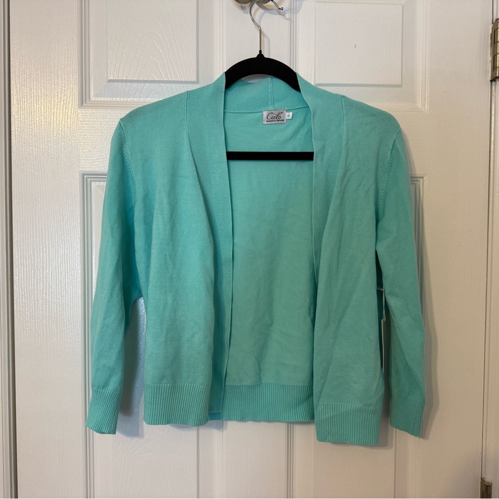 NWT Cielo Teal Cropped Cardigan with Three Quarter Sleeves